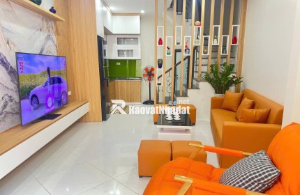 Bán nhà Định Công, 34m2, MT 3.7m, ngõ ô tô tránh đỗ ngày đêm, giá 6,1 tỷ